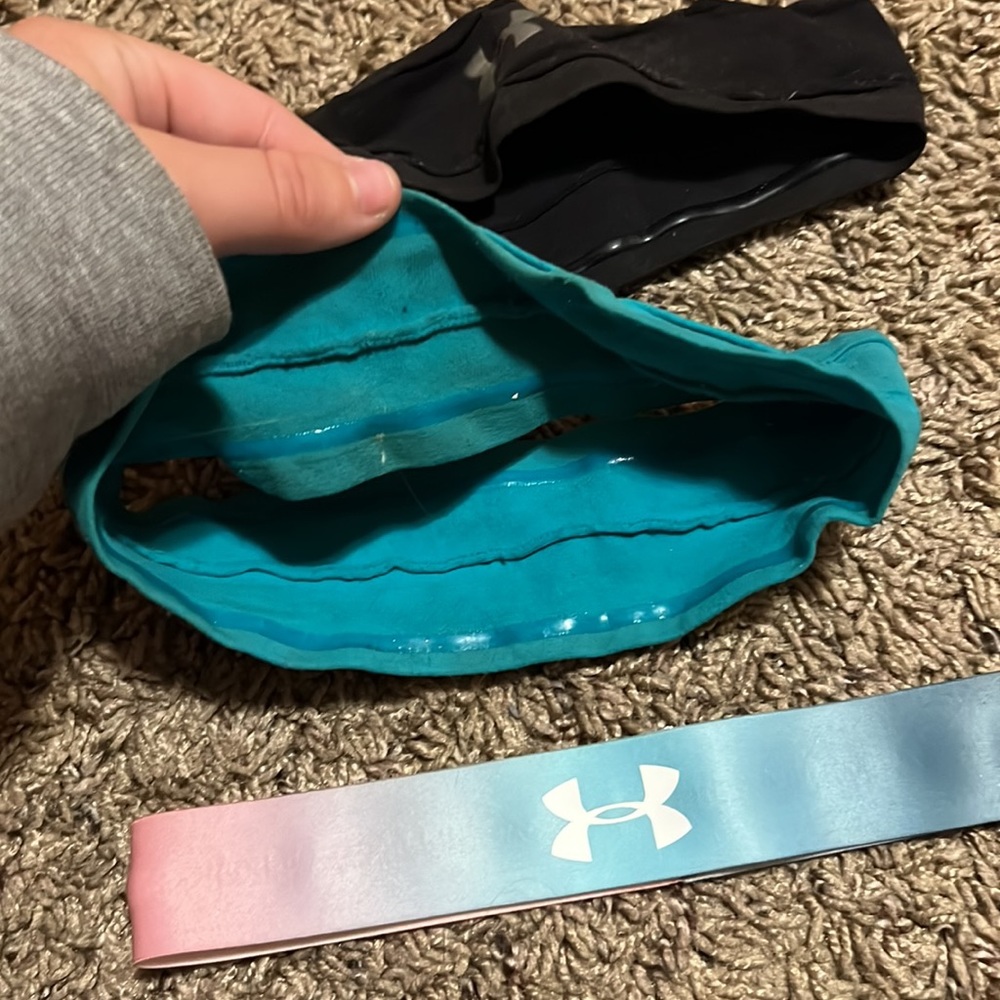 Underarmour headbands - Picture 3 of 4